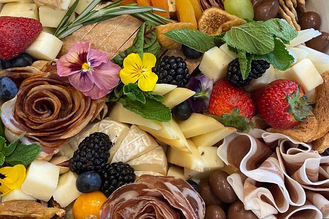 JFarwell Afternoon Wine & Cheese Yacht Sail - Meeting Point and Transportation Details