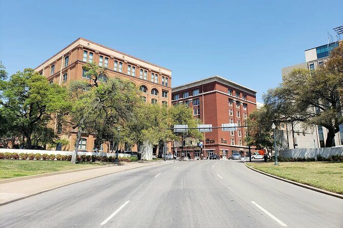 JFK Assassination Tour with Rooming House and Sixth Floor Museum - Introduction: An Engaging Look at a Historic Tragedy
