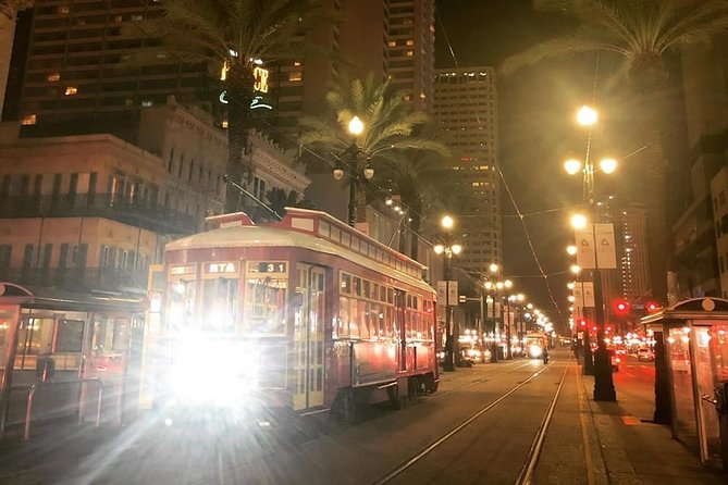 Jingle Bells New Orleans History and Drinks Walking Tour - Ghost-Hunting With Paranormal Detectors