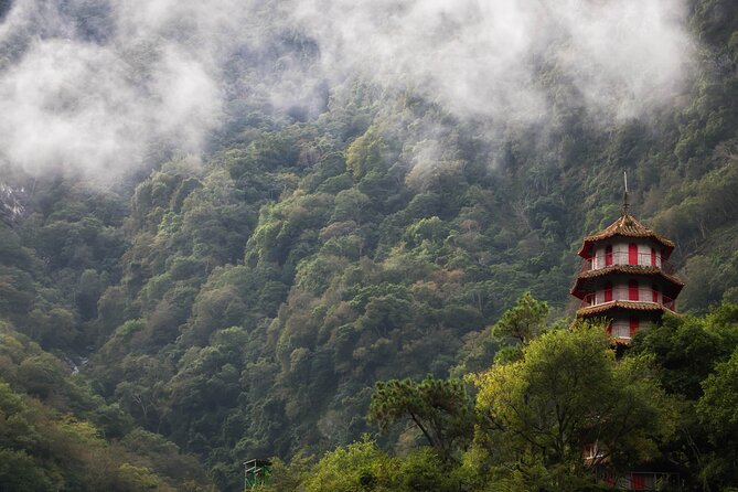 Jiufen : Teapot Mountain Private Hiking Tour - English - Meeting and Pickup