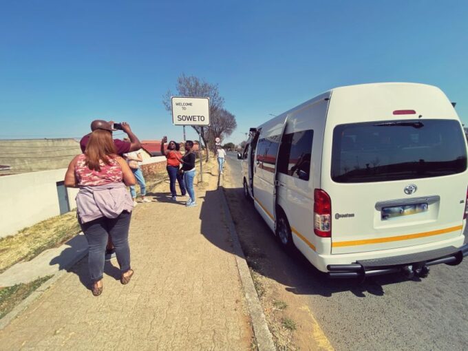 Joberg in 1 Day: Soweto, Apartheid Museum & City Tour - Taking in Local Culture