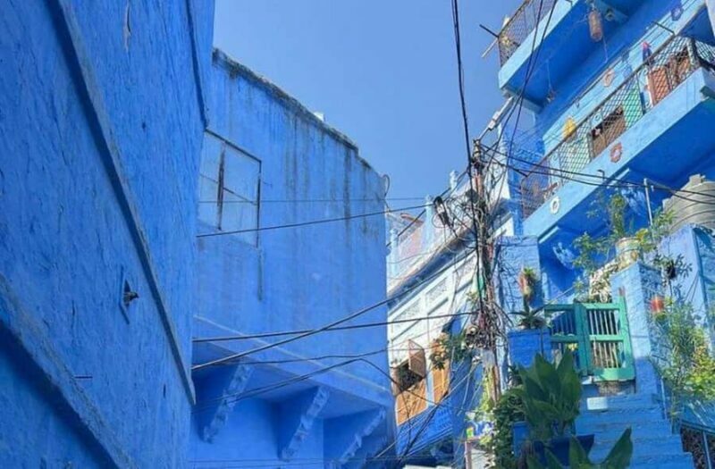 Jodhpur: Blue City Heritage Walking Tour With Pick Up & Drop - The Blue City Neighborhood: Blue Houses and Market Life