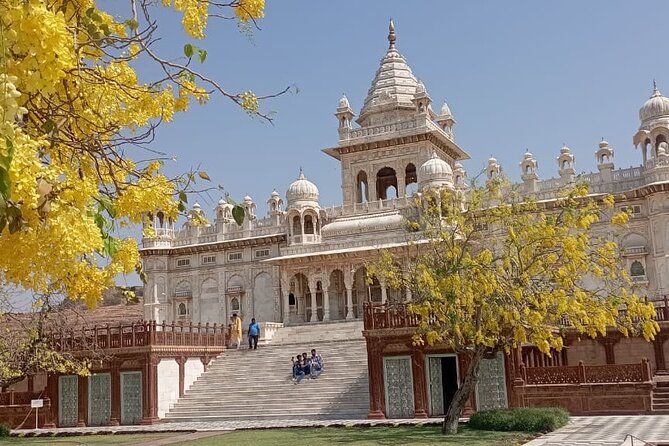 Jodhpur Blue City Private Guided Tour - Taking in Jodhpurs Vibrant Bazaars