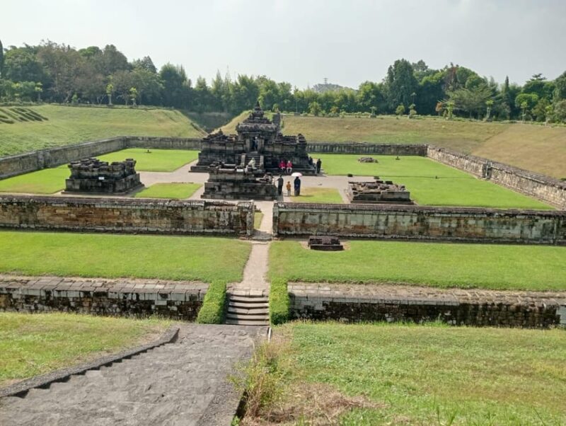 Jogjakarta:Temple Tour With Local Guide - Pricing and Booking