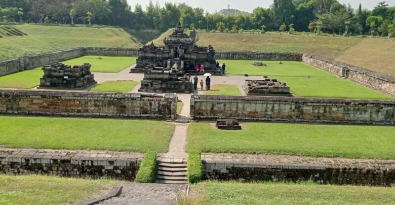 Jogjakarta:Temple Tour With Local Guide - What to Bring