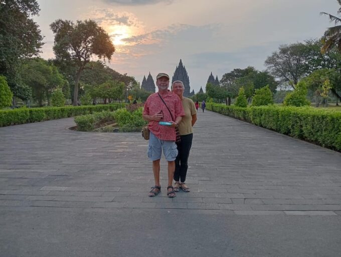 Jogjakarta:Temple Tour With Local Guide - Discovering Borobudur