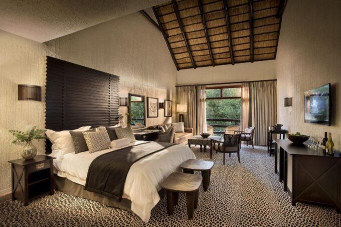 Johannesburg: 2-Day 4-Star Pilanesberg Safari - Clothing and Packing Recommendations