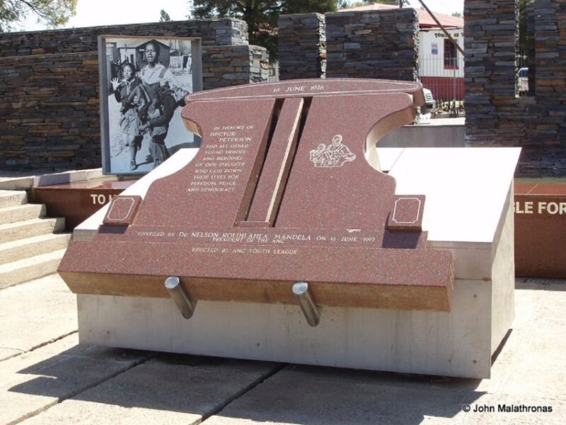 Johannesburg and Soweto: Half Day Tour - Key Points