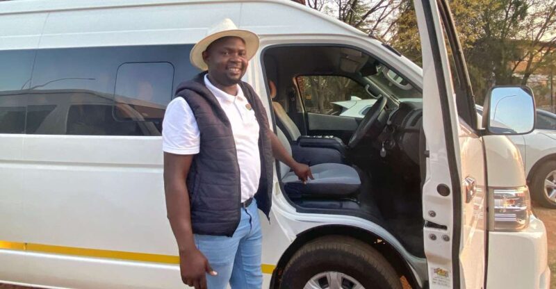 Johannesburg: Customizable Private Day Tour With Guide - Discovering Vibrant Neighborhoods
