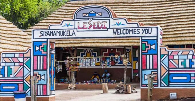 Johannesburg: Lesedi Cultural Village Evening Tour - Music and Dance Performance