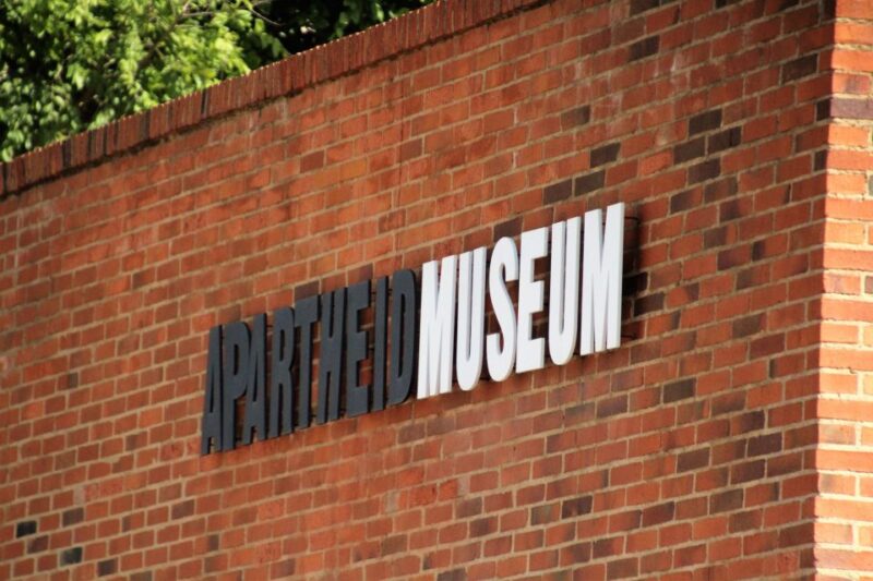 Johannesburg: Soweto Apartheid & Township Tour With Lunch - Key Points