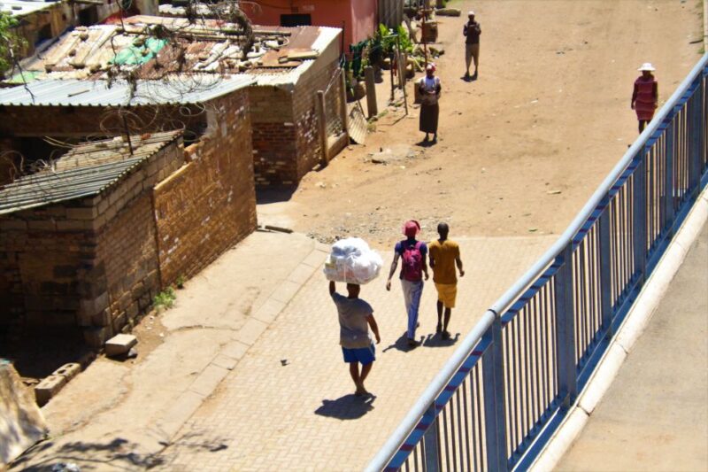 Johannesburg: Soweto Apartheid & Township Tour With Lunch - Homes of Iconic Figures