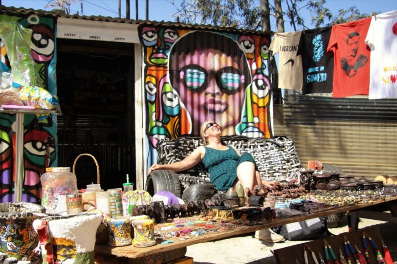 Johannesburg: Soweto Night Tour - Shebeen Experience