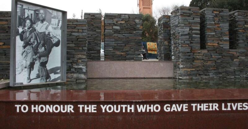 Johannesburg: Soweto Tour With Lunch - Key Points