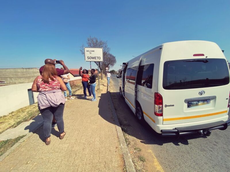 Johannesburg: Soweto Tour With Lunch - Pickup and Accessibility