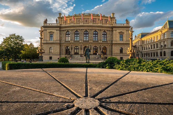 Johnnys Prague Photography Tour - Group Size and Pricing