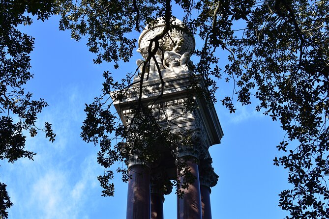 Johnson Square to Independent Presbyterian: A Self-Guided Audio Tour of Savannah - Offline Audio and Maps