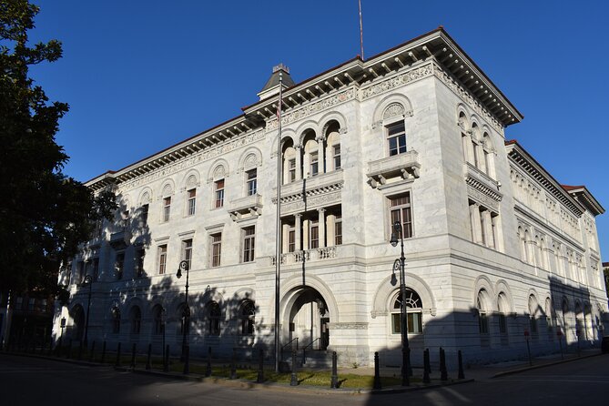 Johnson Square to Independent Presbyterian: A Self-Guided Audio Tour of Savannah - Recorded Commentary by Experts
