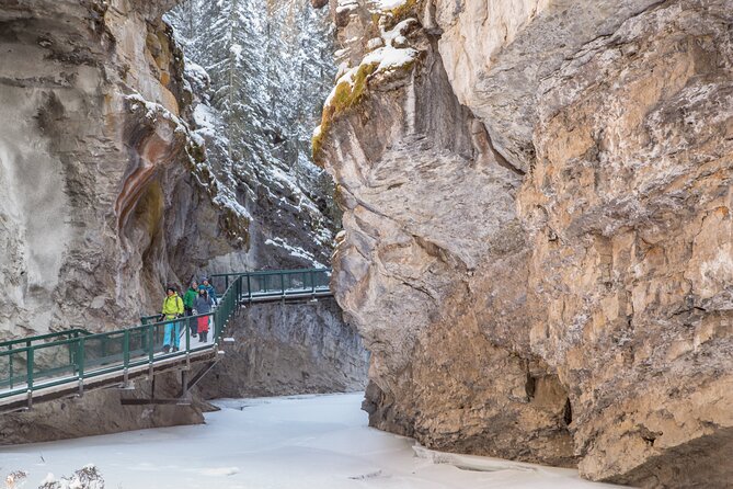 Johnston Canyon Private Guided Icewalk - Meeting and End Point