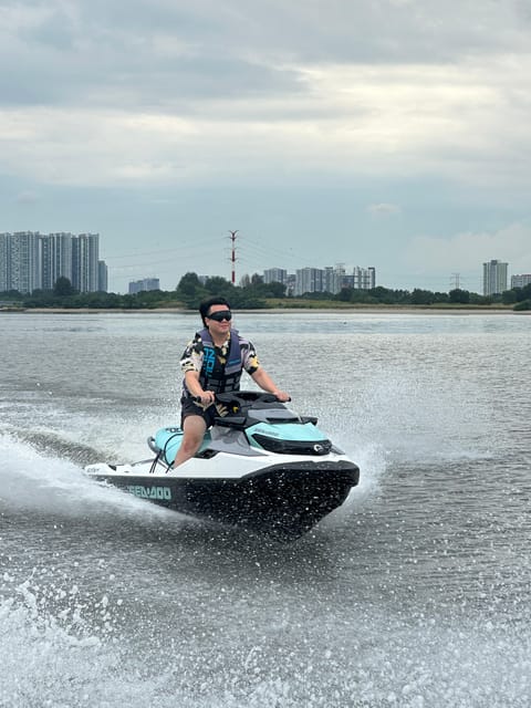 Johor Bahru : Seadoo JetSki 30mins Self Ride Tour(Single) - Itinerary Details