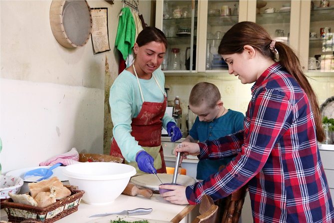 Join a Local for a Market Tour, Cooking Class and Meal in Her Tbilisi Home - Meeting and Pickup Information