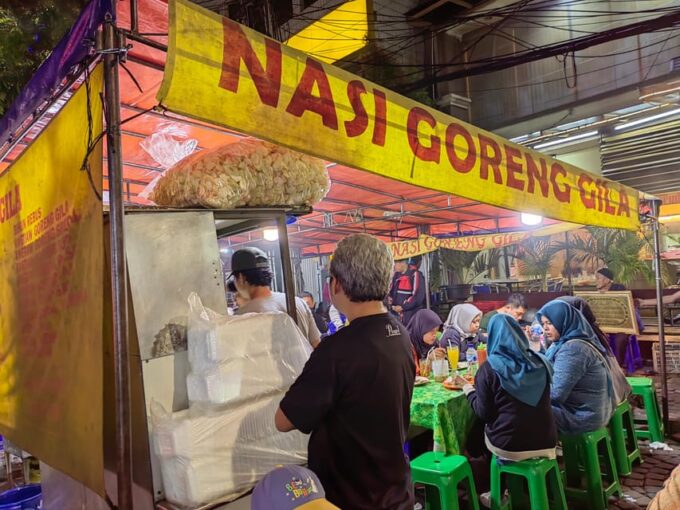 Join in Trip Jakarta Street Food With MRT Transportation - Meeting Point and Return Time