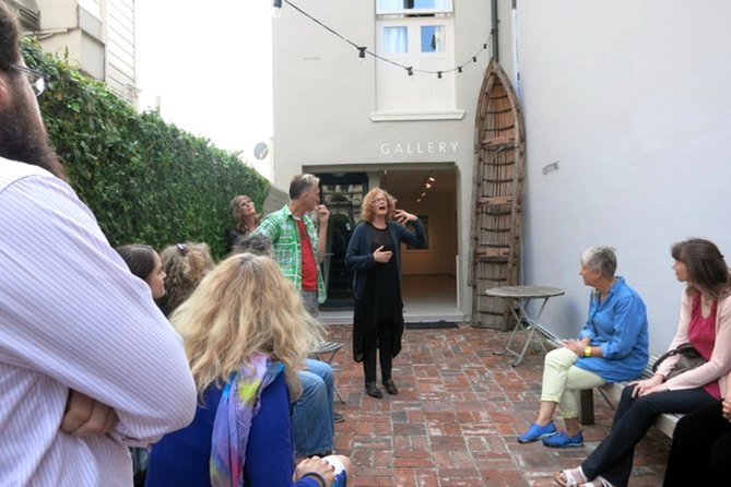 Join the Locals: Walk and Talk Dealer Art Gallery in Wellington - Key Points
