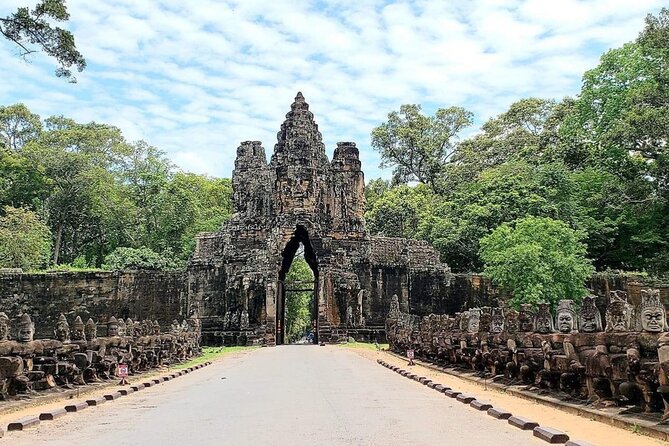 Joint Small Group Tour From Siem Reap - Exploring Angkor Temples