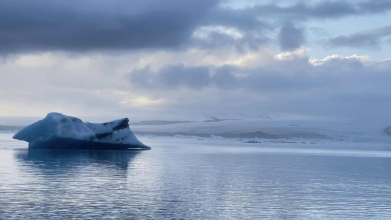Jökulsárlón Floating Glacier & Diamond Beach Day Tour - Itinerary Highlights