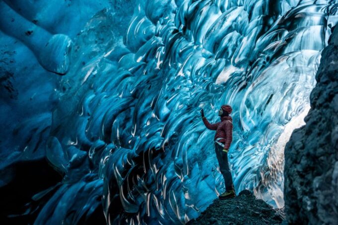 Jökulsárlón: Glacier Hike to a Remote Ice Cave - Guided Tour Insights