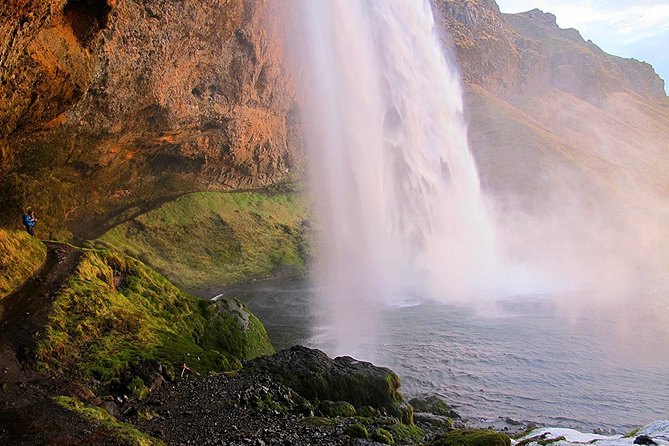 Jökulsárlón Glacier Lagoon and the South Coast Private Tour From Reykjavik - Discovering Seljalandsfoss Waterfall