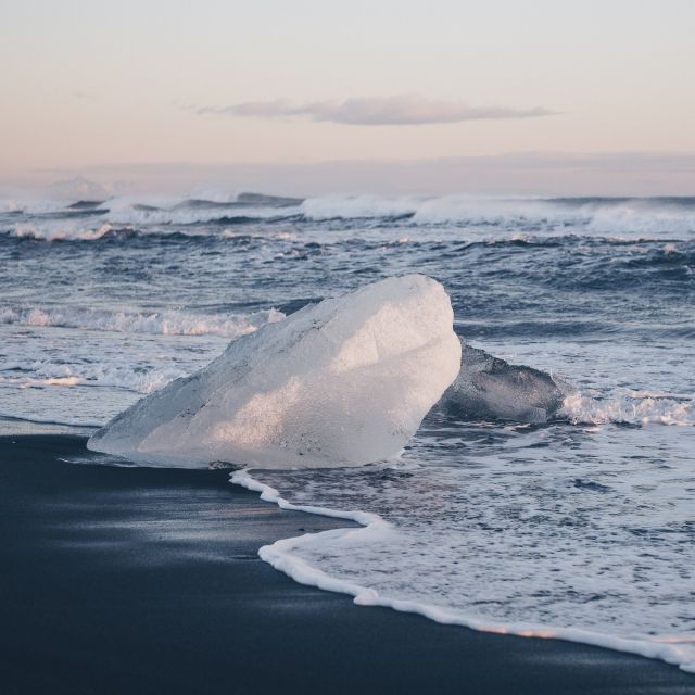 Jökulsárlón Glacier Lagoon & Boat Tour From Reykjavik - Highlights and Activities