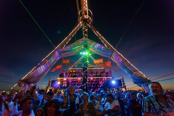 Jolly Roger Pirate Show and Dinner Cruise With Open Bar - Customer Ratings and Feedback