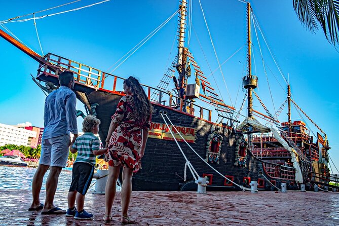 Jolly Roger Pirate Show and Dinner in Cancun - Pirate Show and Entertainment