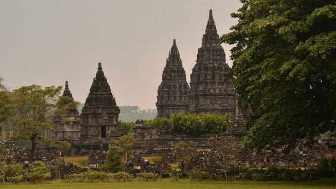 Jomblang Cave and Prambanan Tour - Languages and Availability