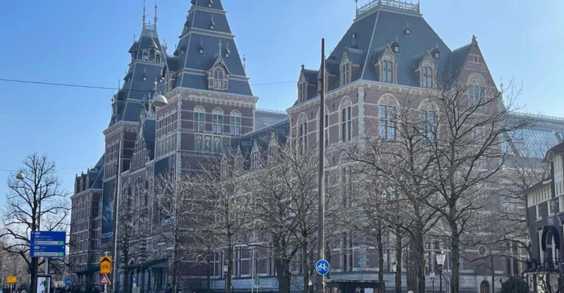 Journey Back in Time: The Amsterdam Golden Age Tour - Experience Features