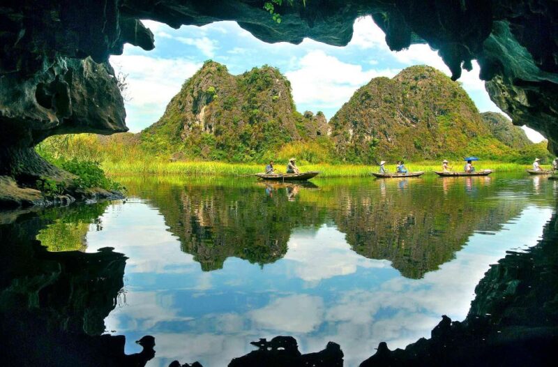 Journey in Ninh Binh 2 Days 1 Night - Trang An or Tam Coc Boat Trip