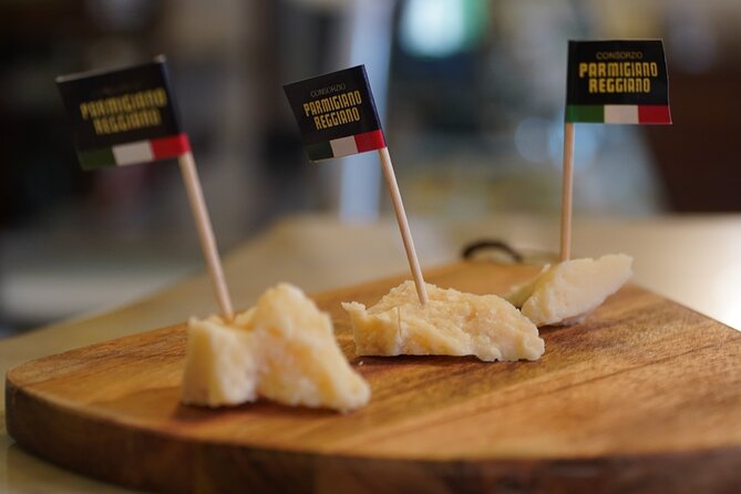 Journey Through Italian Cheese - Cheese Tasting Techniques
