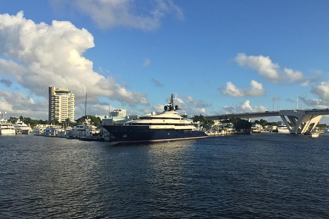Jungle Queen Riverboat 90-Minute Narrated Sightseeing Cruise in Fort Lauderdale - Cruise Experience