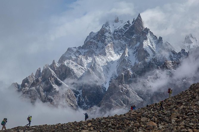 K2 Base Camp & GONDOGORO LA TREK - Terrain and Geography