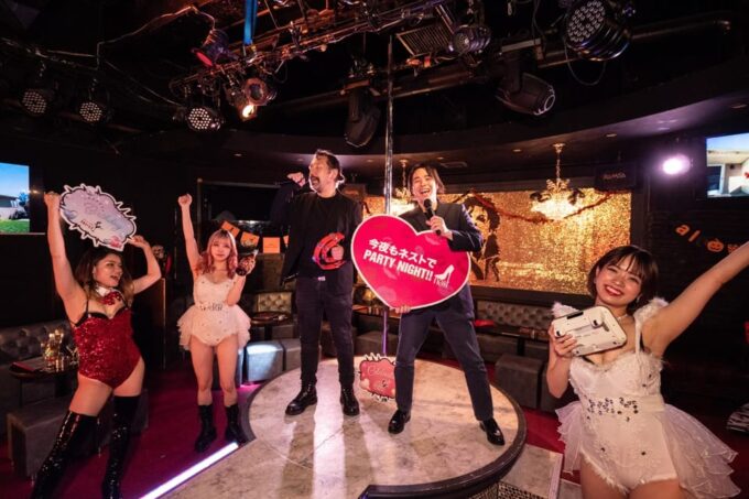 Kabukicho Bar Hopping and Grab a Bite Tour - Exploring Kabukicho
