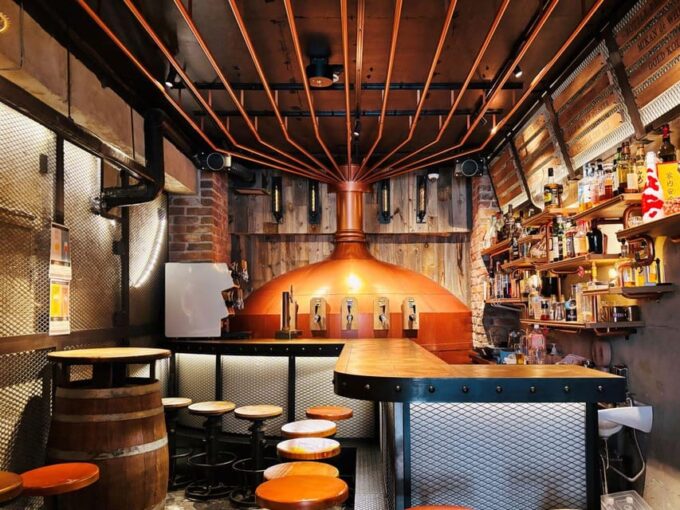 Kabukicho Bar Hopping and Grab a Bite Tour - Finish at Shinjuku Ale