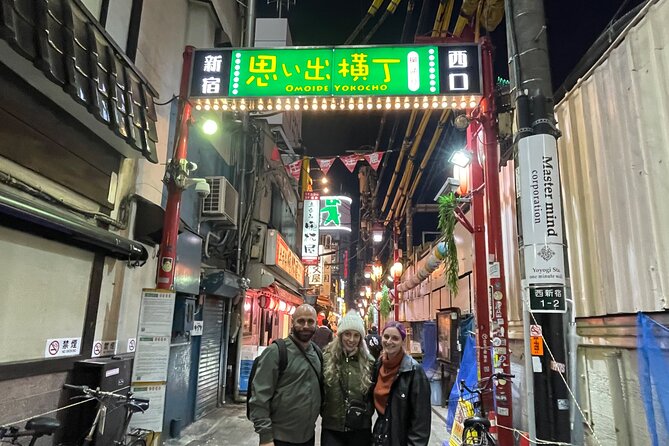 KABUKICHO DEEP TOUR + DINNER & BAR HOP W/Local Certified Guide - Kabukicho Exploration