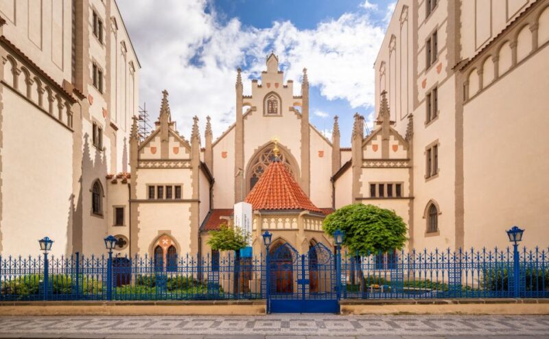 Kafka in Pragues Jewish Quarter and Old Town Private Tour - Experience Highlights