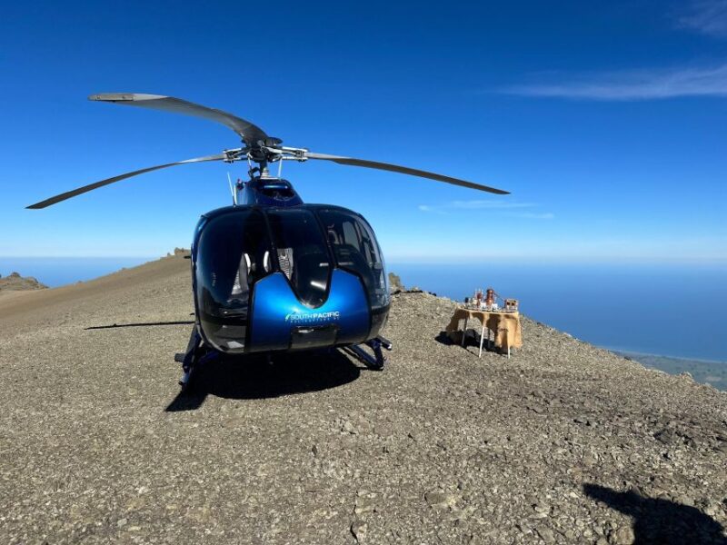 Kaikoura: Helicopter & Gin Tasting ON THE MOUNTAIN - Landing on Mt Fyffe