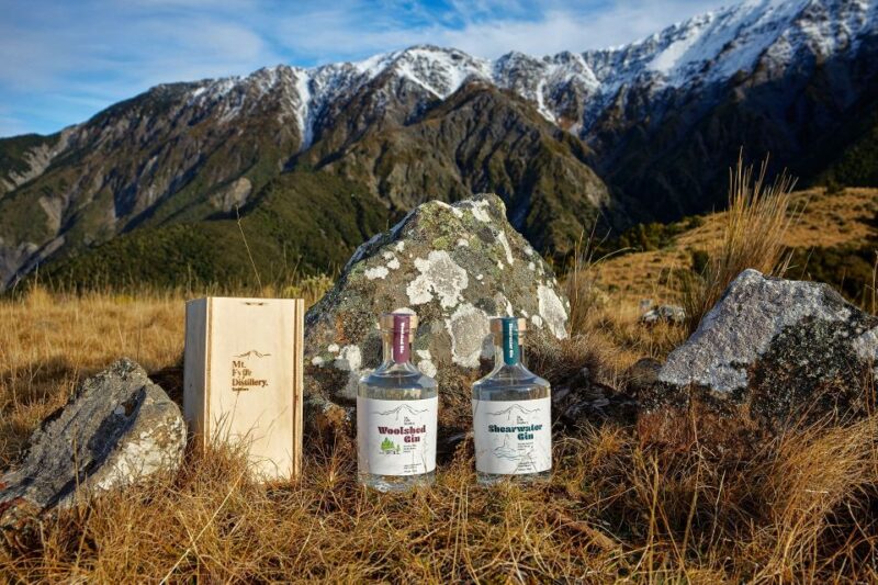 Kaikoura: Helicopter & Gin Tasting ON THE MOUNTAIN - Accessibility and Languages Offered