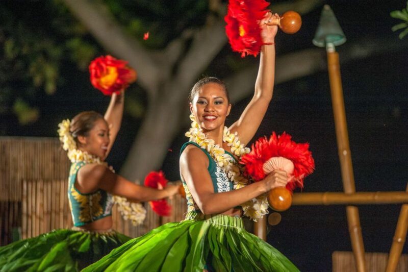 Kailua-Kona: Voyagers of the Pacific Luau With Buffet Dinner - Key Points