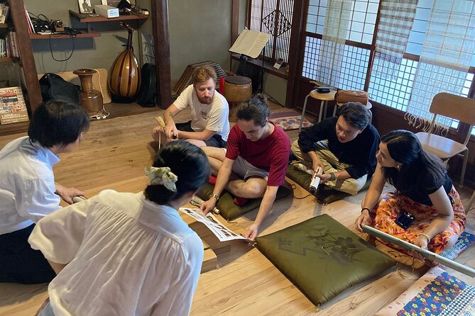 Kakejiku (Hanging Scroll) Historical Art Class in Abeno Osaka - Exploring Kakejiku Art