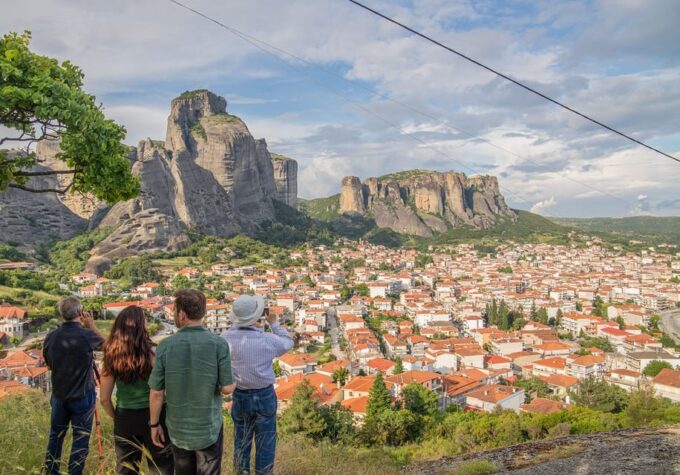 Kalabaka/Kastraki: Meteora Sunset, Monastery, and Caves Tour - Scenic Viewpoint Experience