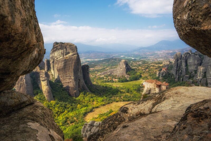 Kalabaka: Meteora Monasteries Minibus Tour With Photo Stops - Itinerary Highlights